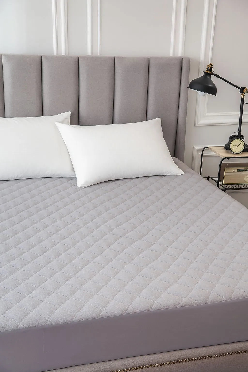Quilted waterproof bed protector